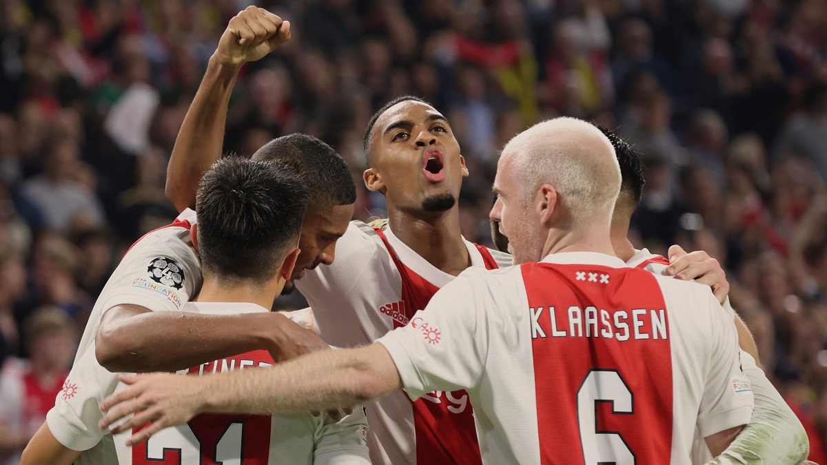 Ajax 4 vs 0 Borussia Dortmund: Ten Hag Bangga dengan Rekor Sempurna