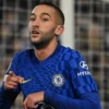 Hakim Ziyech Gagal ke PSG, Les Parisiens Tuding Chelsea Main-Main