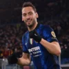 Roma 0  vs 3 Inter: Mourinho Bentak Jurnalis, Gol Tendangan Sudut Calhanoglu Memang Disengaja