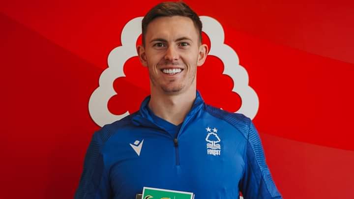 Kiper Nottingham Forest Dean Henderson Raih Player of The Round Carabao Cup